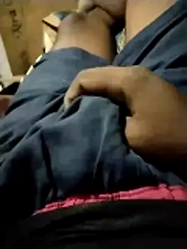 Snapshot of samsharma- chatting on October 13, 2025, 5:51 am samsharma- online show from October 13, 2025, 5:51 am