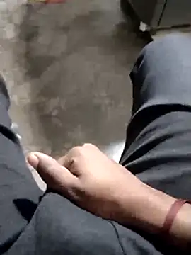 Snapshot of samsharma- chatting on December 15, 2025, 7:23 am samsharma- online show from December 15, 2025, 7:23 am