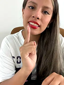 EMILIIA RICHTER   online show from October 9, 2025, 6:39 pm