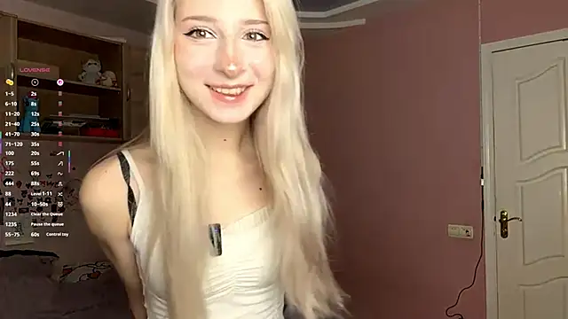 Snapshot of FridaAaberg chatting on November 2, 2025, 6:49 am FridaAaberg online show from November 2, 2025, 6:49 am