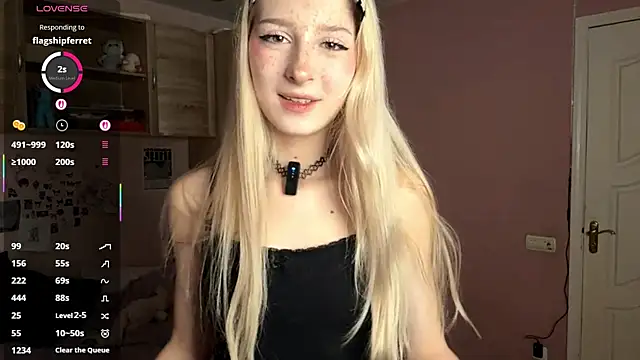 Snapshot of FridaAaberg chatting on November 30, 2025, 7:45 am FridaAaberg online show from November 30, 2025, 7:45 am