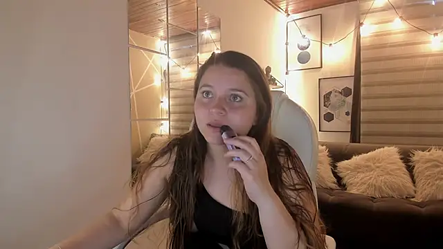 sophiee09  online show from October 13, 2025, 3:12 pm