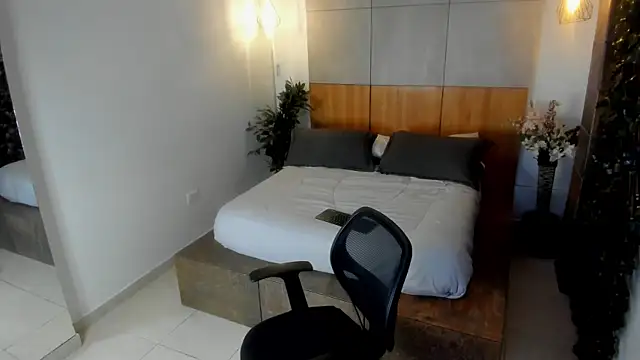 Snapshot of JacobDraven chatting on November 23, 2025, 4:56 am JacobDraven online show from November 23, 2025, 4:56 am