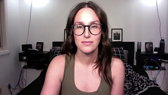 annmarieferrara online show from December 18, 2025, 3:45 am