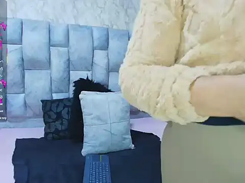 sofiagutierrez   online show from October 2, 2025, 2:07 am