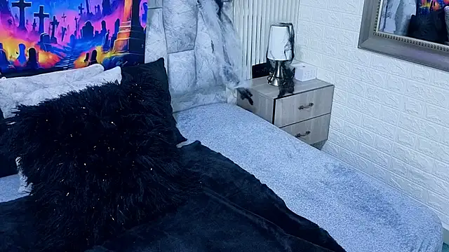 sofiagutierrez   online show from October 31, 2025, 11:06 pm