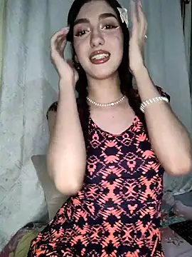 Snapshot of Emily-hottson chatting on October 11, 2025, 5:28 am Emily-hottson online show from October 11, 2025, 5:28 am