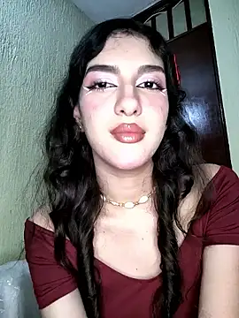 Snapshot of Emily-hottson chatting on October 20, 2025, 5:19 am Emily-hottson online show from October 20, 2025, 5:19 am