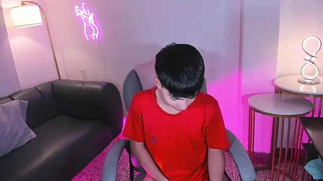 Snapshot of Peter_chase chatting on November 9, 2025, 6:28 pm Peter chase online show from November 9, 2025, 6:28 pm