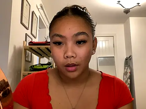 Snapshot of MissCherryyxox chatting on October 3, 2025, 4:26 pm MissCherryyxox online show from October 3, 2025, 4:26 pm