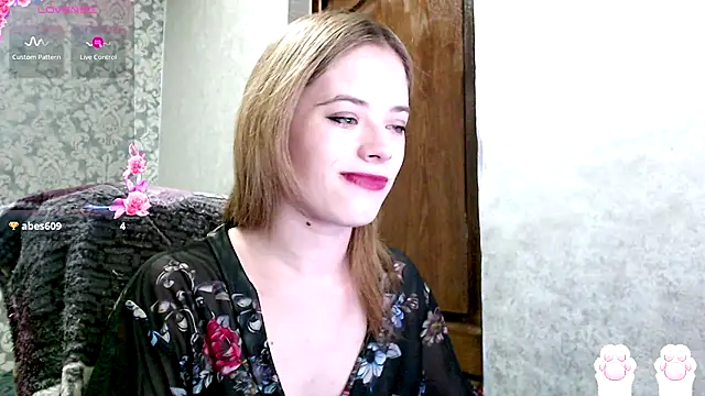Snapshot of Kate__Loves chatting on September 30, 2025, 5:29 pm Kate Loves online show from September 30, 2025, 5:29 pm