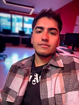 Snapshot of tomy_hot20 chatting on October 10, 2025, 3:44 pm tomy hot20 online show from October 10, 2025, 3:44 pm