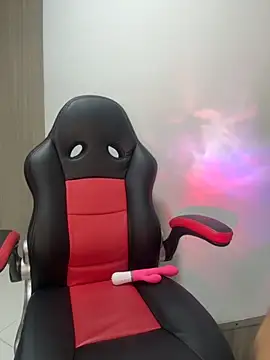 Isa klein online show from November 5, 2025, 4:45 am