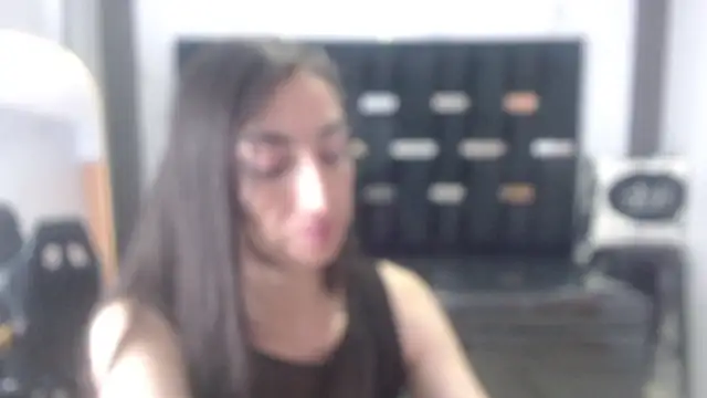 Snapshot of Maily_a_ chatting on October 9, 2025, 3:04 am Maily a online show from October 9, 2025, 3:04 am