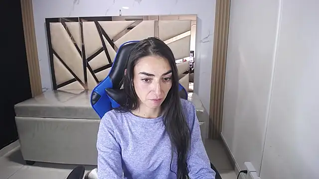 Snapshot of Maily_a_ chatting on November 29, 2025, 2:58 am Maily a online show from November 29, 2025, 2:58 am