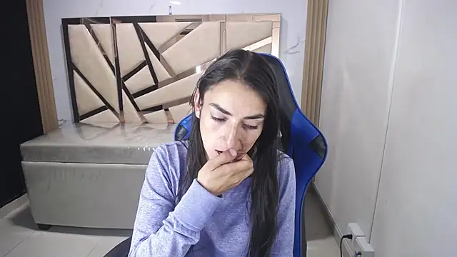 Snapshot of Maily_a_ chatting on November 30, 2025, 2:48 am Maily a online show from November 30, 2025, 2:48 am