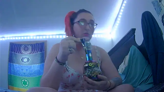 Violet-Dreamz333 online show from December 21, 2025, 9:33 pm