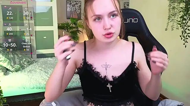 selin selin online show from October 10, 2025, 5:06 am