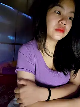 Snapshot of CicumBae chatting on October 17, 2025, 11:29 pm CicumBae online show from October 17, 2025, 11:29 pm