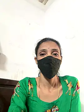 sweetreddy-02 online show from November 4, 2025, 6:12 am