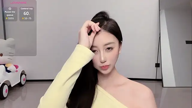 Snapshot of Melody-11 chatting on December 4, 2025, 4:05 pm Melody-11 online show from December 4, 2025, 4:05 pm