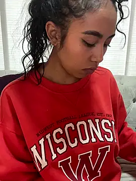 Snapshot of Tatiana_18pink chatting on October 18, 2025, 2:40 pm Tatiana 18pink online show from October 18, 2025, 2:40 pm