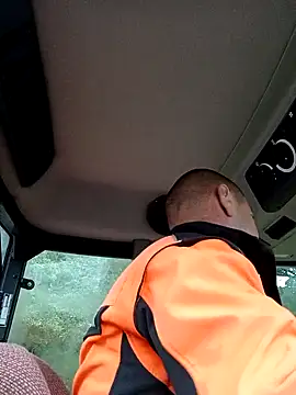 hugoboys4576 online show from September 24, 2025, 7:23 am