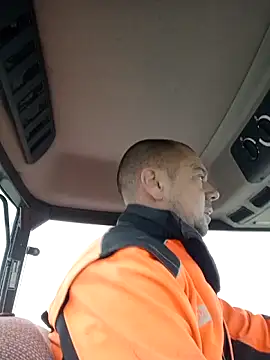 hugoboys4576 online show from October 9, 2025, 6:55 am