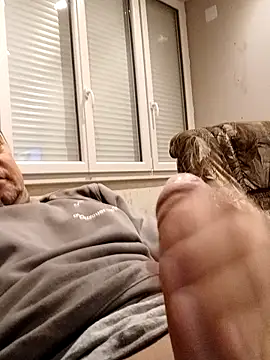 hugoboys4576 online show from November 20, 2025, 6:24 am