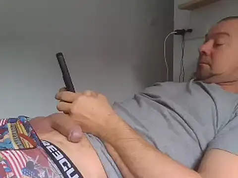 hugoboys4576 online show from November 26, 2025, 11:22 am