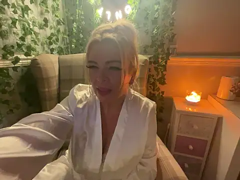 BonnyDesire online show from October 11, 2025, 7:34 pm