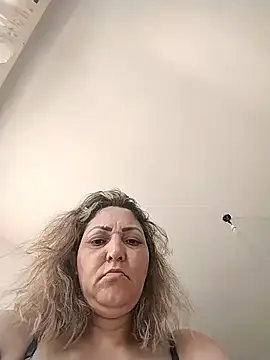 Lunita86 online show from November 28, 2025, 10:29 am