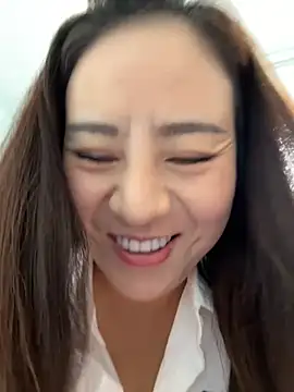 Kayla-love online show from November 3, 2025, 3:52 am