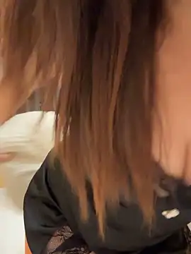 Kayla-love online show from November 16, 2025, 3:17 pm