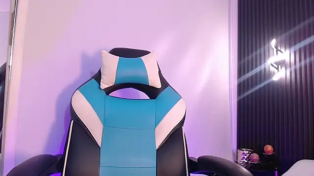 Snapshot of Scarleett_Moon chatting on November 17, 2025, 4:07 am Scarleett Moon online show from November 17, 2025, 4:07 am