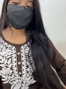 Snapshot of Rihana_01 chatting on November 18, 2025, 7:24 am Rihana 01 online show from November 18, 2025, 7:24 am