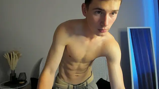 Snapshot of Max_Foks chatting on September 18, 2025, 8:16 am Max Foks online show from September 18, 2025, 8:16 am