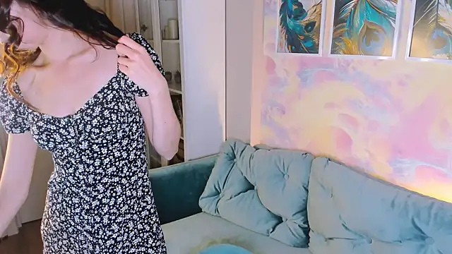 nancy posh online show from September 25, 2025, 2:21 pm