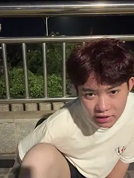 Snapshot of xlong00099 chatting on September 26, 2025, 5:28 pm xlong00099 online show from September 26, 2025, 5:28 pm