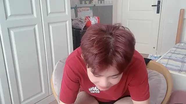 Snapshot of xlong00099 chatting on October 18, 2025, 4:37 am xlong00099 online show from October 18, 2025, 4:37 am