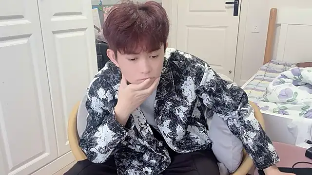 Snapshot of xlong00099 chatting on October 19, 2025, 8:37 am xlong00099 online show from October 19, 2025, 8:37 am