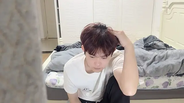 Snapshot of xlong00099 chatting on November 13, 2025, 11:31 am xlong00099 online show from November 13, 2025, 11:31 am