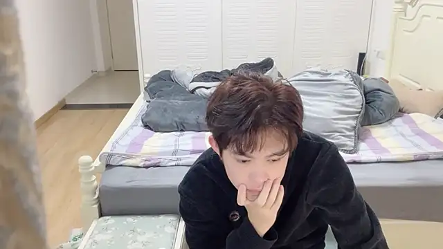 Snapshot of xlong00099 chatting on November 18, 2025, 3:27 pm xlong00099 online show from November 18, 2025, 3:27 pm