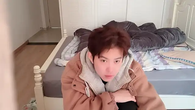 Snapshot of xlong00099 chatting on November 19, 2025, 6:24 am xlong00099 online show from November 19, 2025, 6:24 am