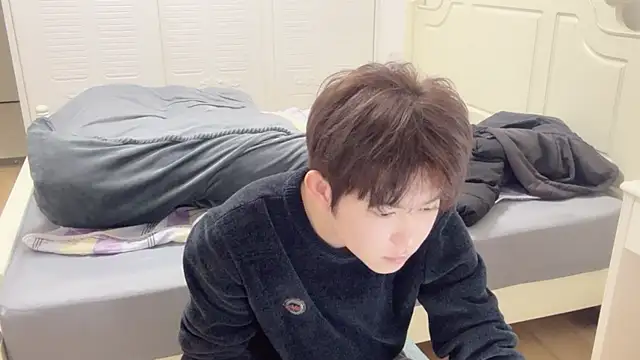 Snapshot of xlong00099 chatting on November 25, 2025, 10:32 pm xlong00099 online show from November 25, 2025, 10:32 pm