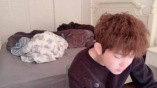 Snapshot of xlong00099 chatting on December 14, 2025, 5:35 am xlong00099 online show from December 14, 2025, 5:35 am