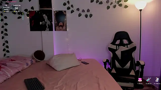 Snapshot of SophiieParkeer chatting on November 6, 2025, 6:31 pm SophiieParkeer online show from November 6, 2025, 6:31 pm