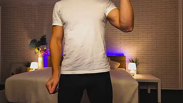 Snapshot of GarettVoss chatting on November 15, 2025, 6:44 am GarettVoss online show from November 15, 2025, 6:44 am