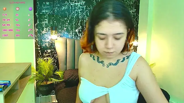 Snapshot of Nia-Stark chatting on October 9, 2025, 3:21 pm Nia-Stark online show from October 9, 2025, 3:21 pm