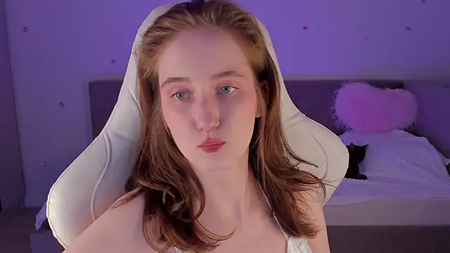 CrystalSoul  online show from October 28, 2025, 10:01 pm